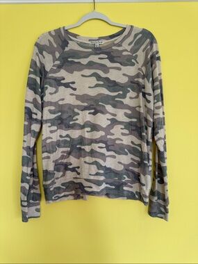 Women's Camo Long Sleeve Pullover Sweatshirt - Green Camo
